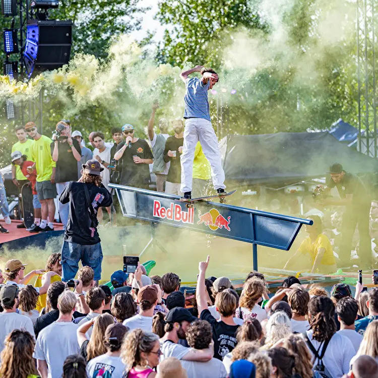 Pier Parade festival Breda Nine yards build