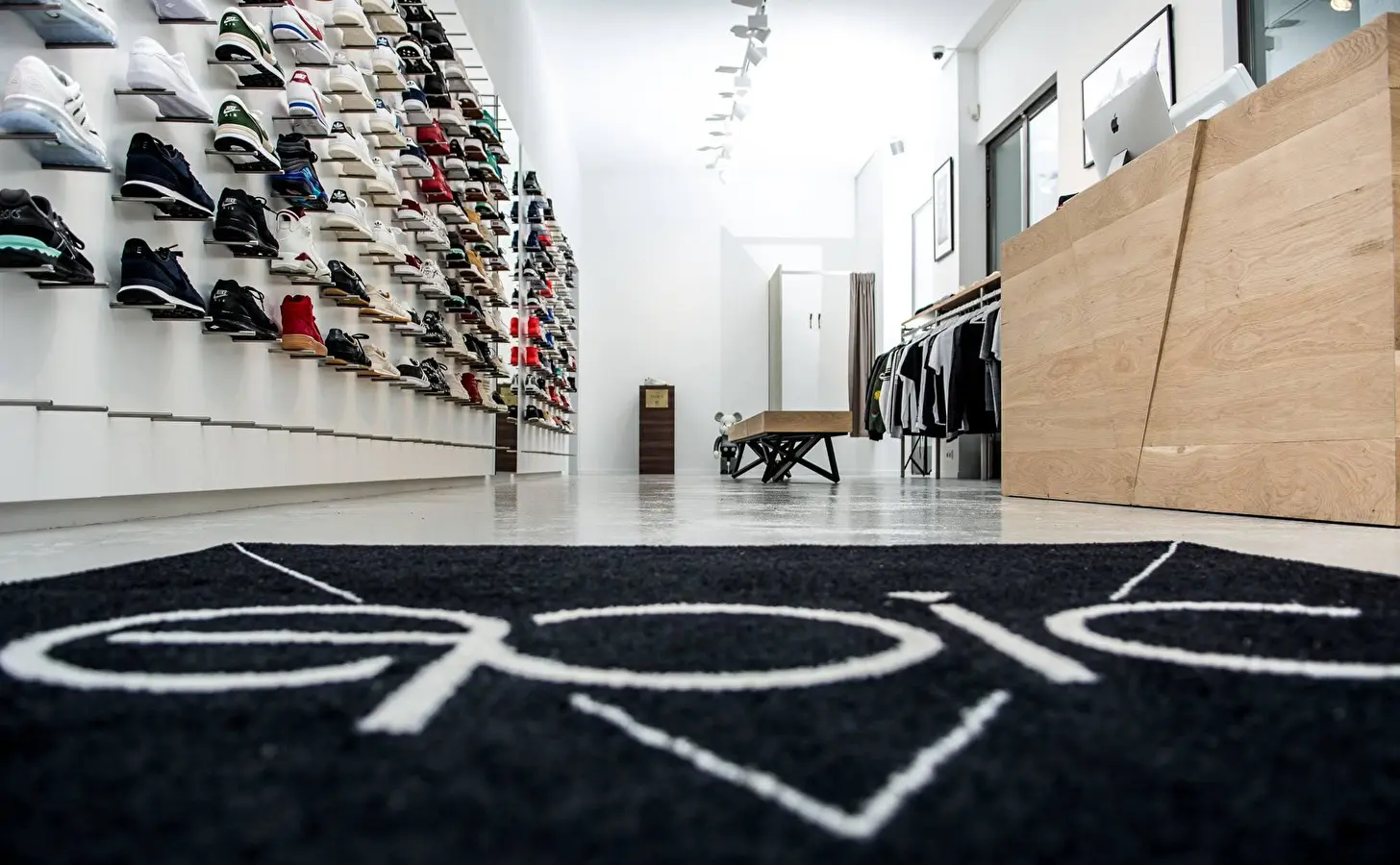 Epic Shop Custom Retail Nine Yards interieur