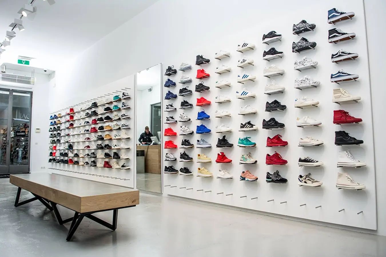 Epic Shop Custom Retail Nine Yards interieur