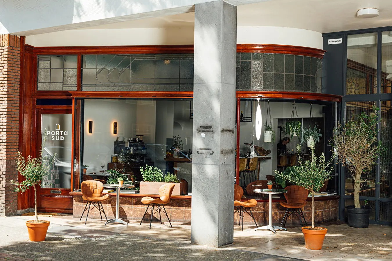 Nine Yards customs Porta Sud restaurant interieur