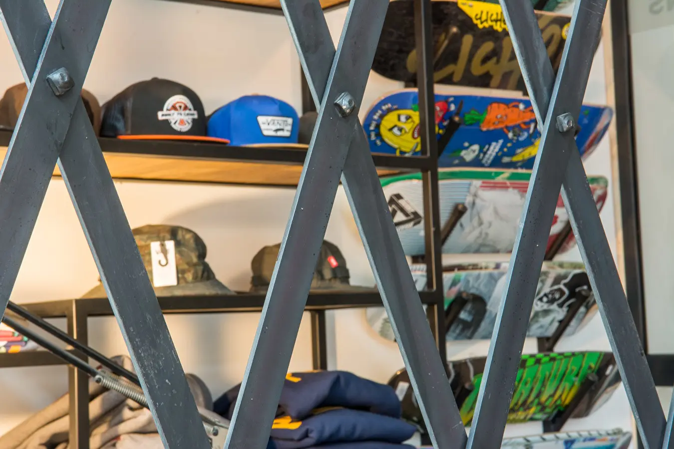 Vans Shop Pier 15 Retail skateshop Bonk Nine Yards