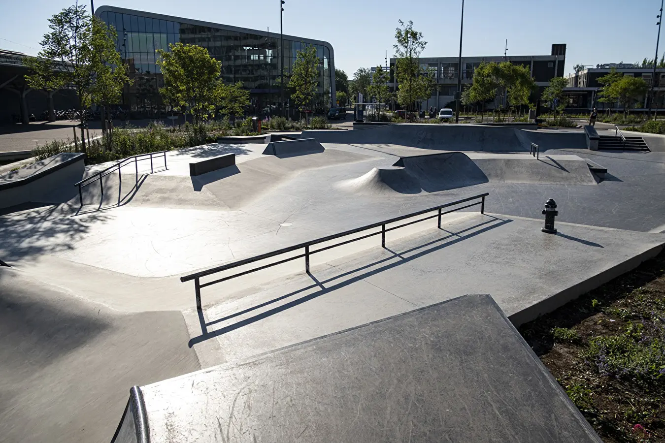 Skatepark Hengelo centraal station nine yards skateparks betonnen skatebaan