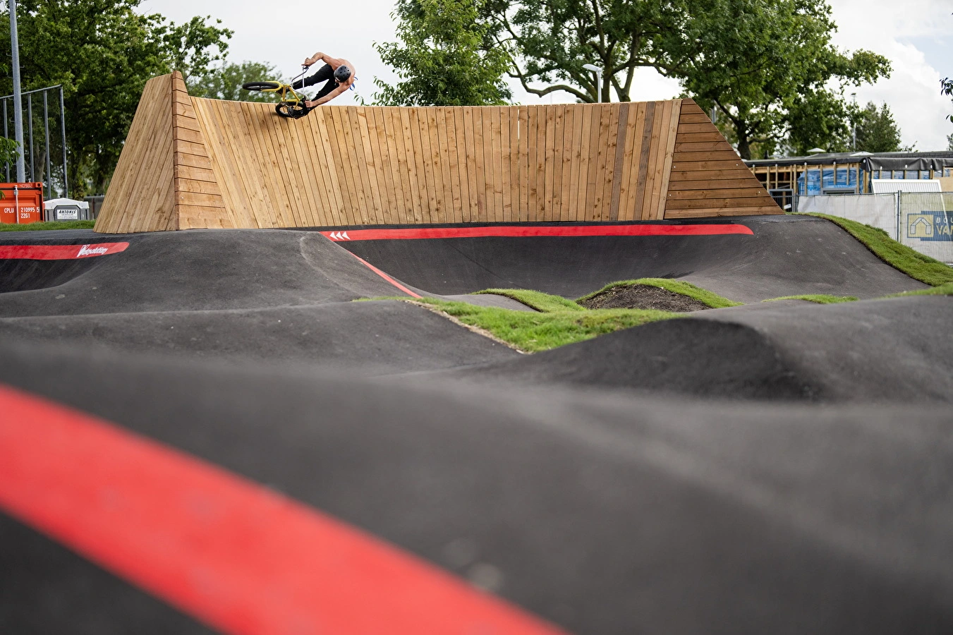 Nine Yards skatepark Goes Mark Vos pumptrack