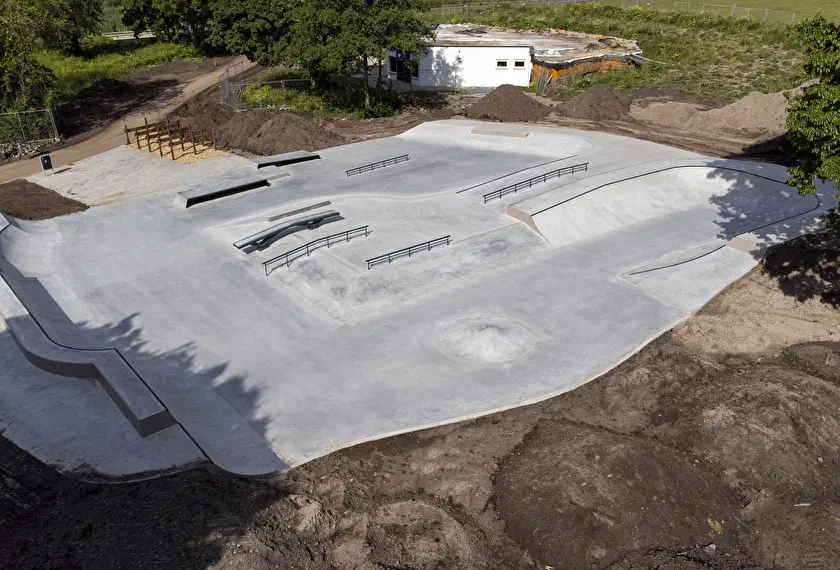 Skatebaan Kampen Nine Yards Skatepark Betonnen skatevoorziening Zwolle Overijssel sportvoorziening