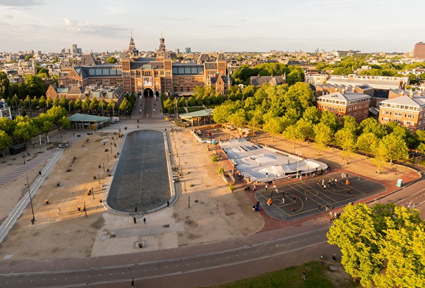 Outdoor skatepark Museumplein Amsterdam Nine Yards