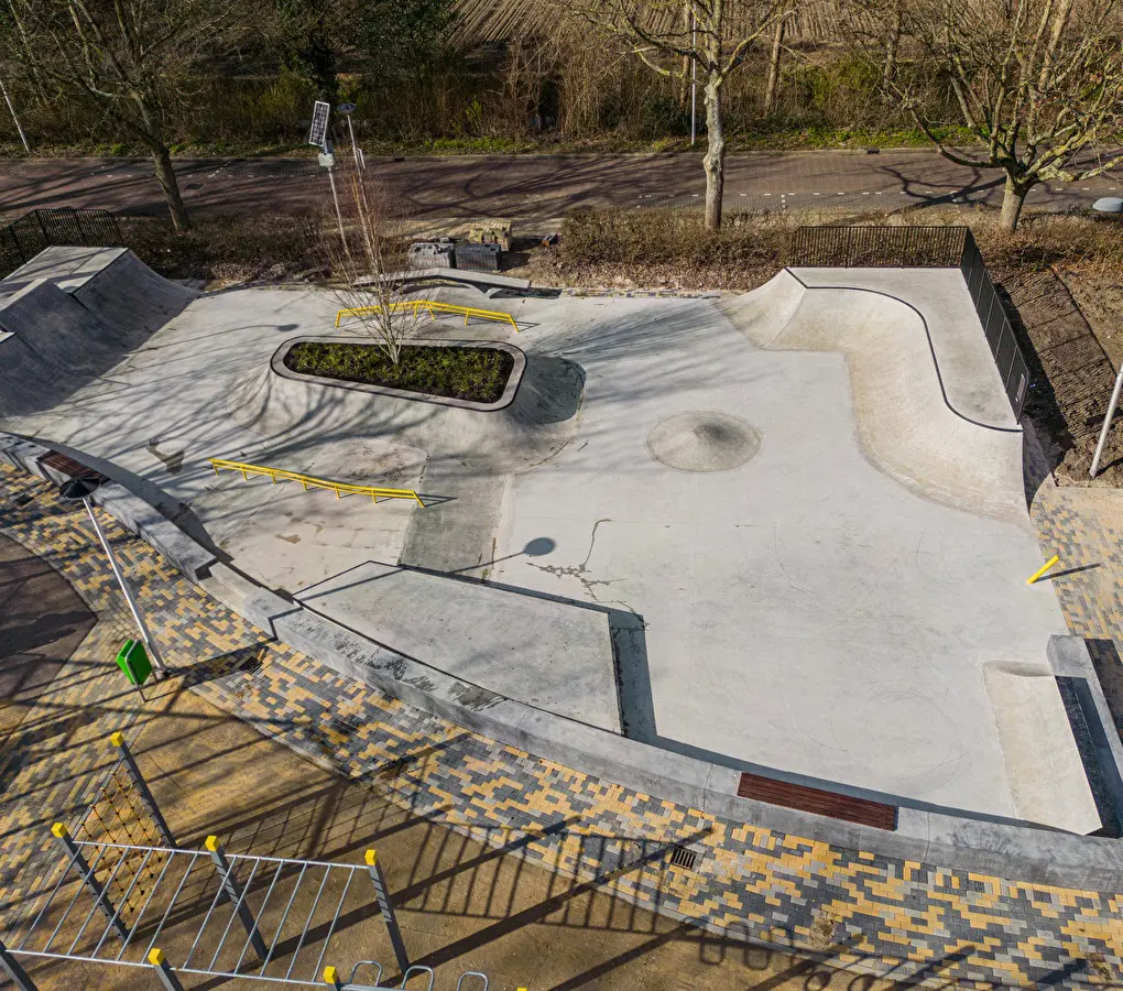 Skatepark Lansingerland Nine Yards Skateparks Skatebaan Bleiswijk Beton Skatevoorziening 